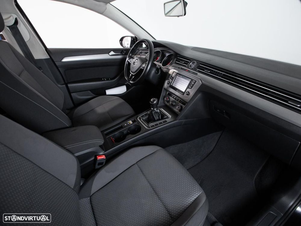 VW Passat Variant - 11