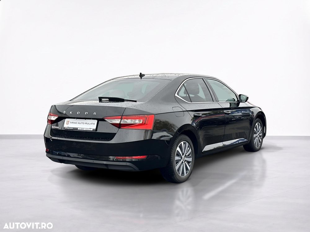Skoda Superb 2021 photo 5