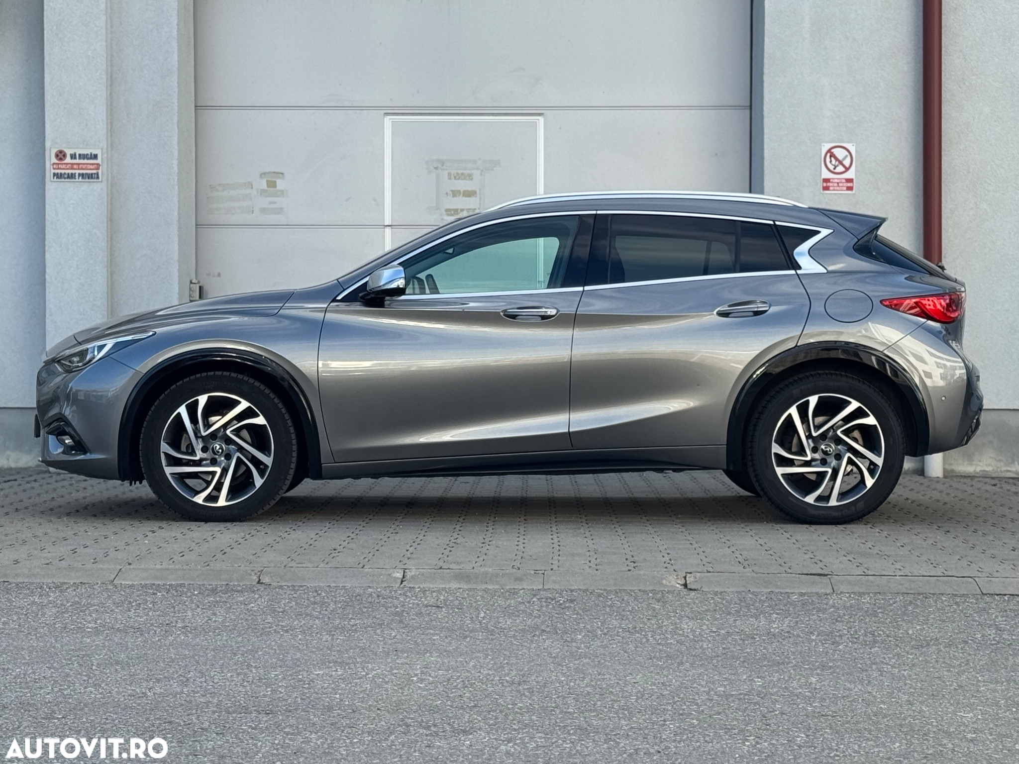 Infiniti Q30 1.5d Premium Tech - 17