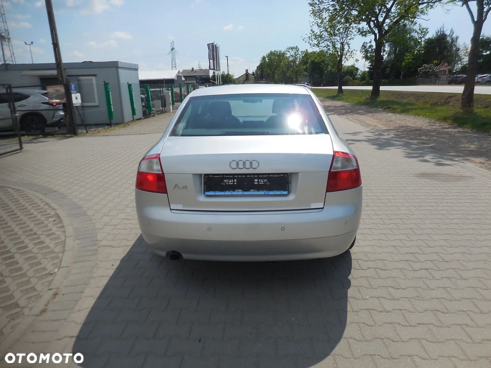 Audi A4 Limousine - 6