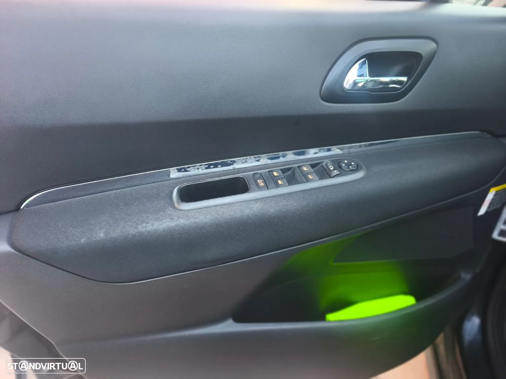 Peugeot 3008 1.6 e-HDi Allure CMP6 - 11