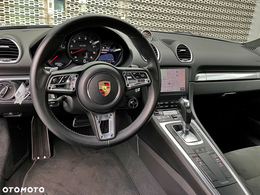 Porsche 718 Cayman - 17