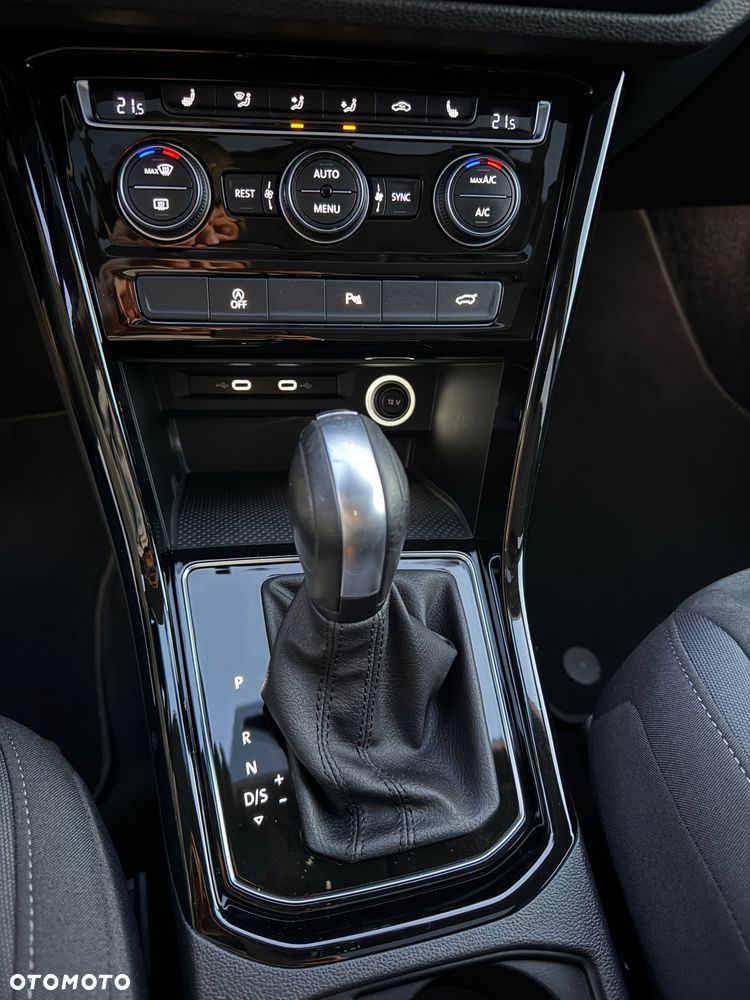 Volkswagen Touran 2.0 TDI SCR DSG Highline - 30