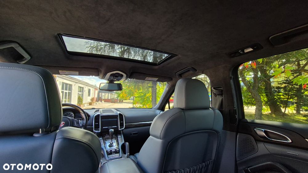 Porsche Cayenne Turbo - 26
