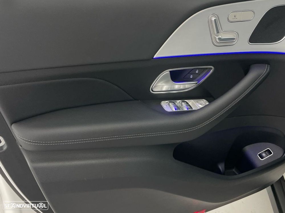 Mercedes-Benz GLE 300 d 4Matic — fotografia 17