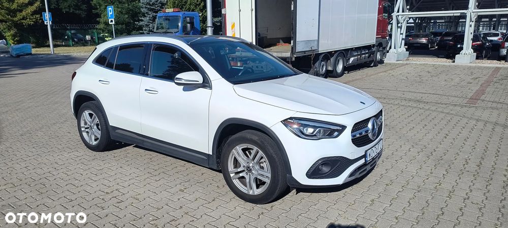 Mercedes-Benz GLA 250 4Matic 8G-DCT - 2