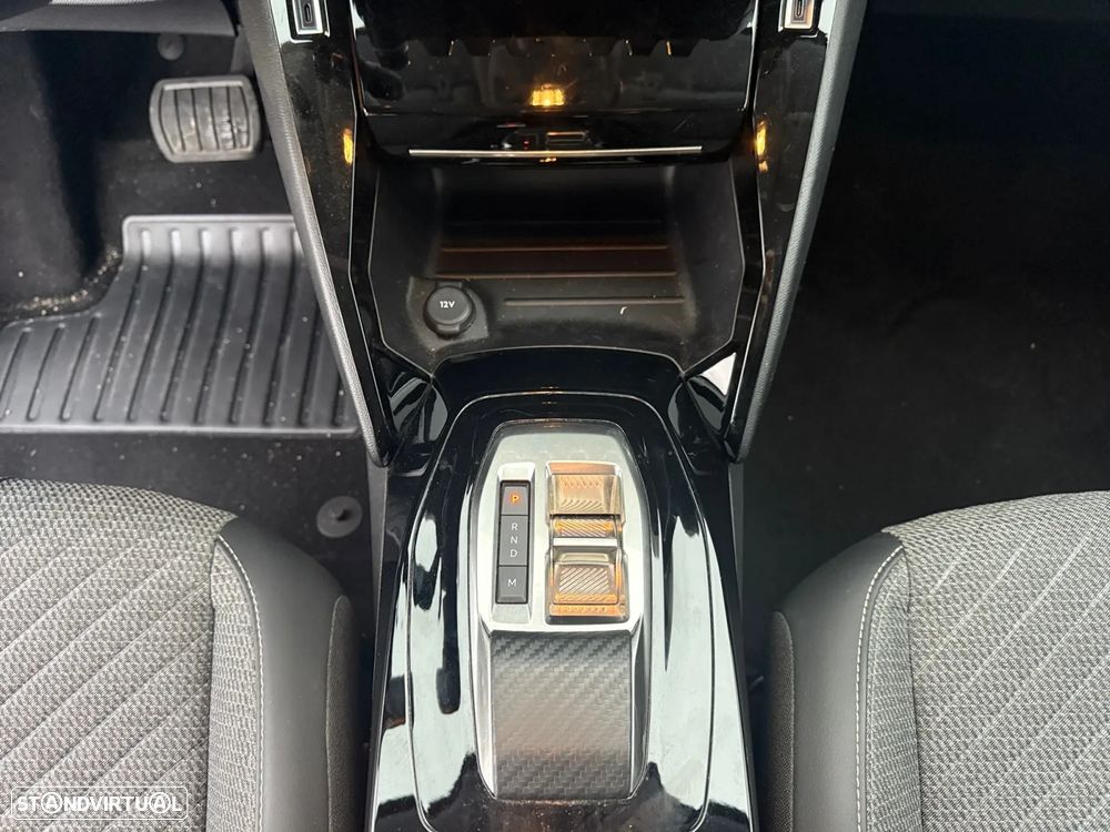 Peugeot 208 1.2 Hybrid Allure e-DCS6 - 14