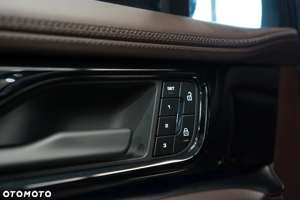 Porsche Panamera ver-4-e--hybrid-phev - 19