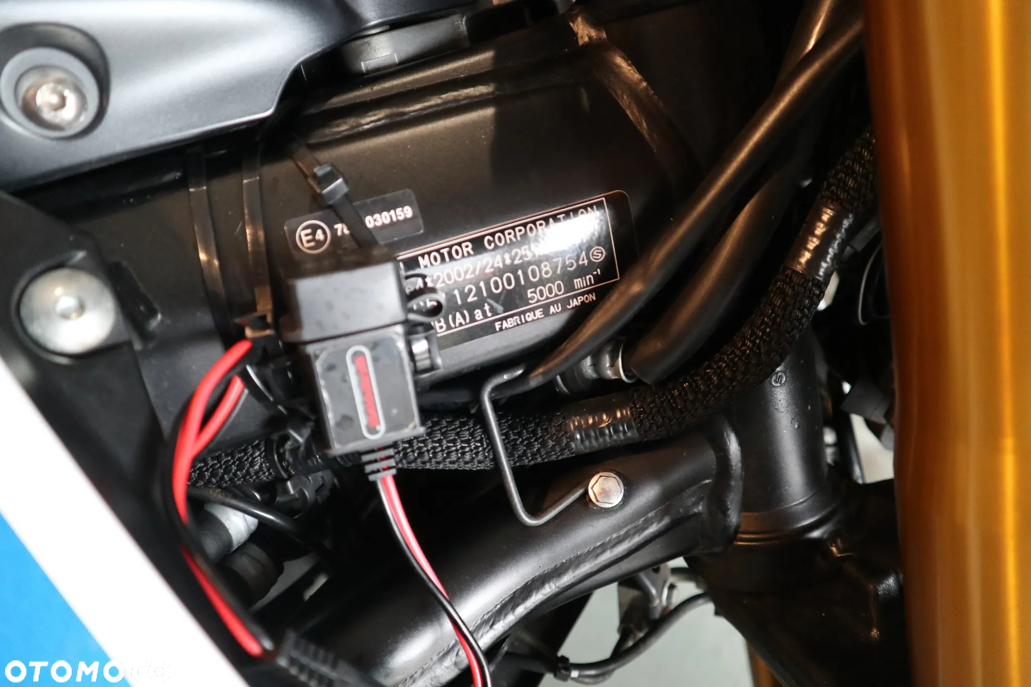 Suzuki GSR - 17