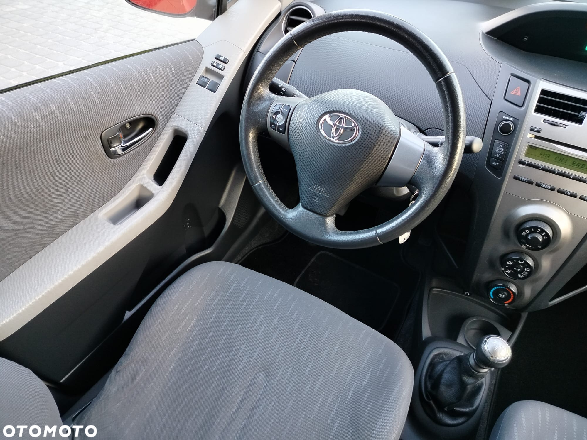Toyota Yaris 1.4 D-4D Active - 17