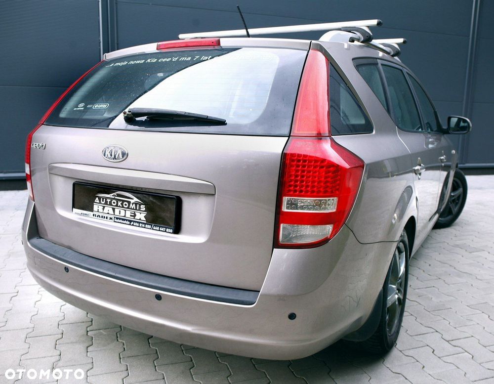 Kia Ceed - 27