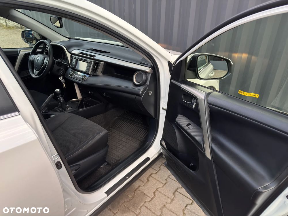 Toyota RAV4 2.0 D-4D Active 4x2 - 17