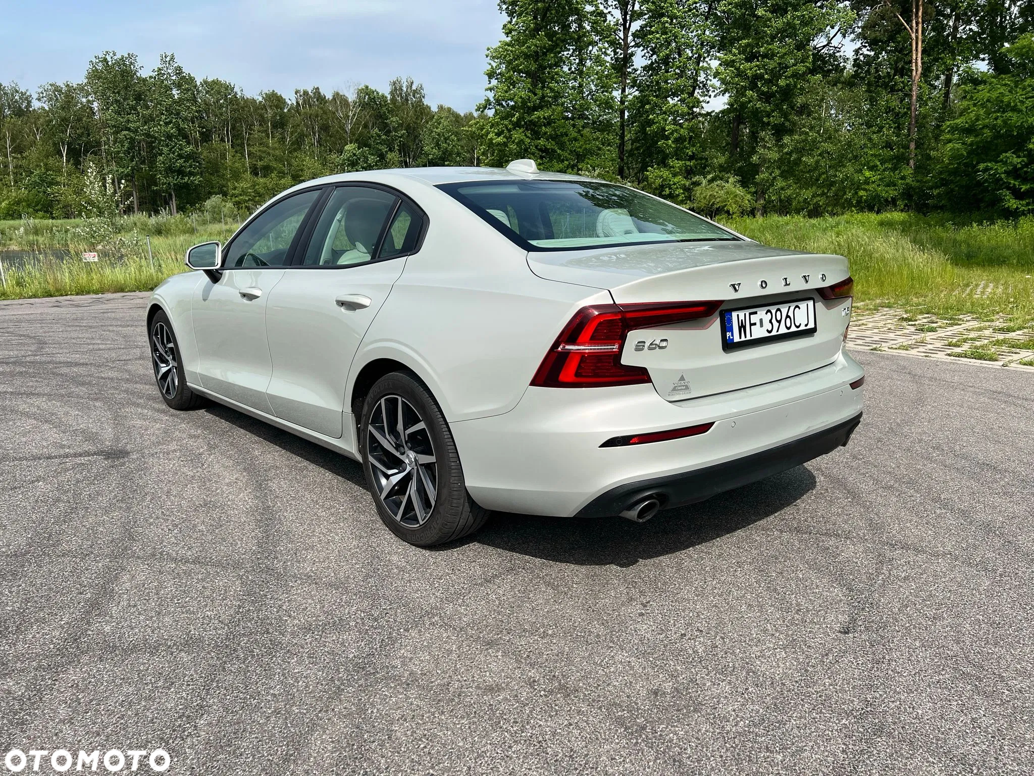 Volvo S60 T5 AWD Momentum Pro - 4