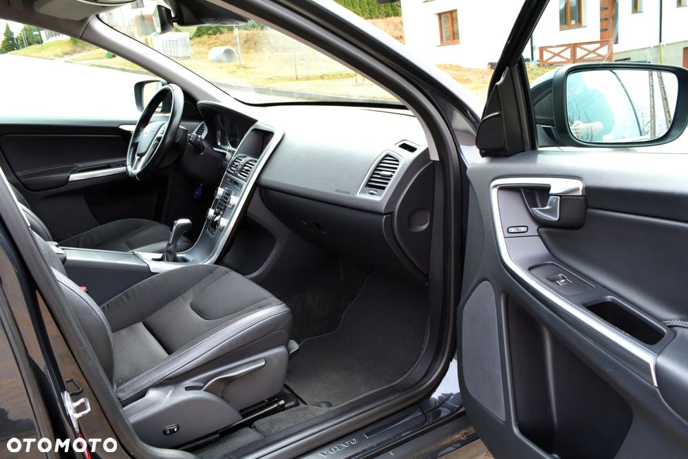 Volvo XC 60 D3 Momentum - 6