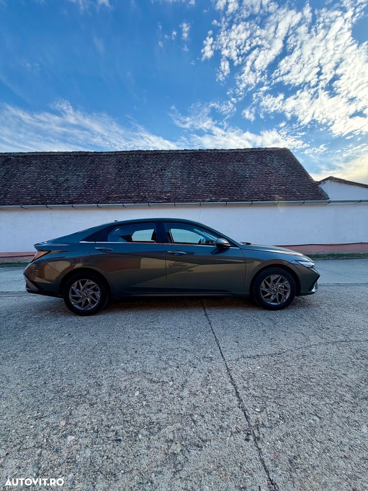 Hyundai Elantra 1.6 l 123 CP CVT Highway - 6