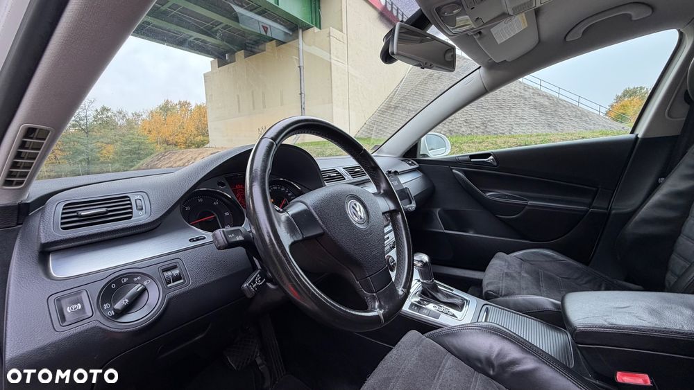 Volkswagen Passat - 25