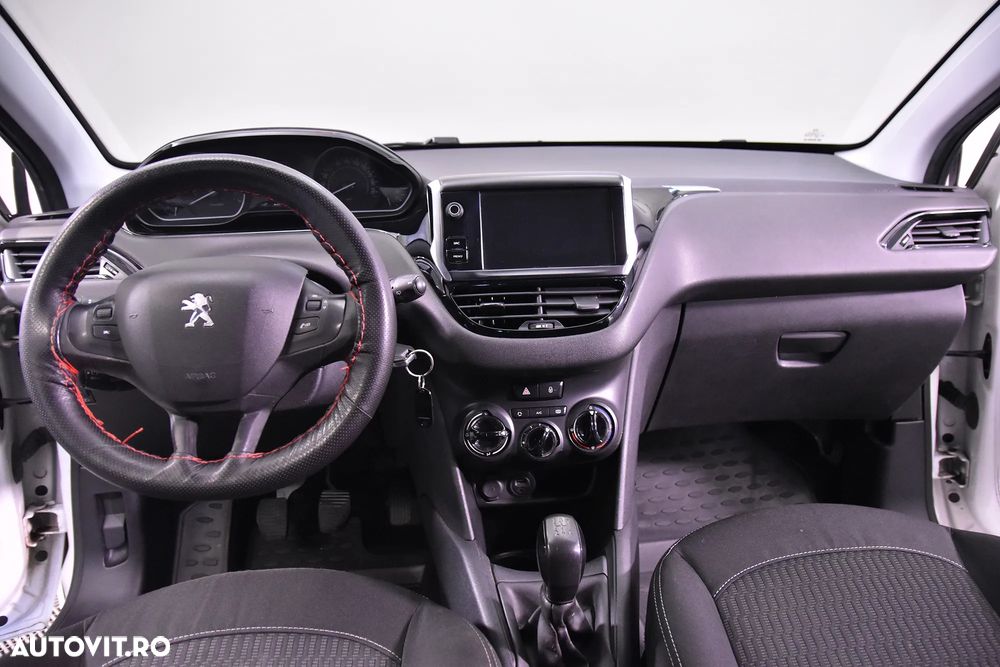 Peugeot 208 - 9