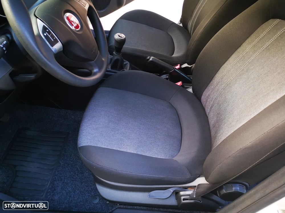 Fiat Punto 1.3 M-Jet Easy S&S - 19