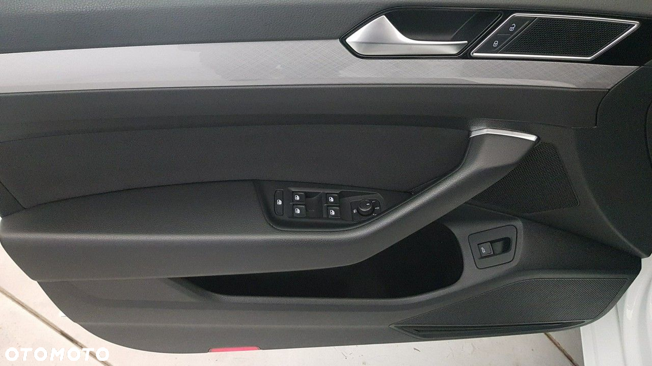 Volkswagen Passat - 23