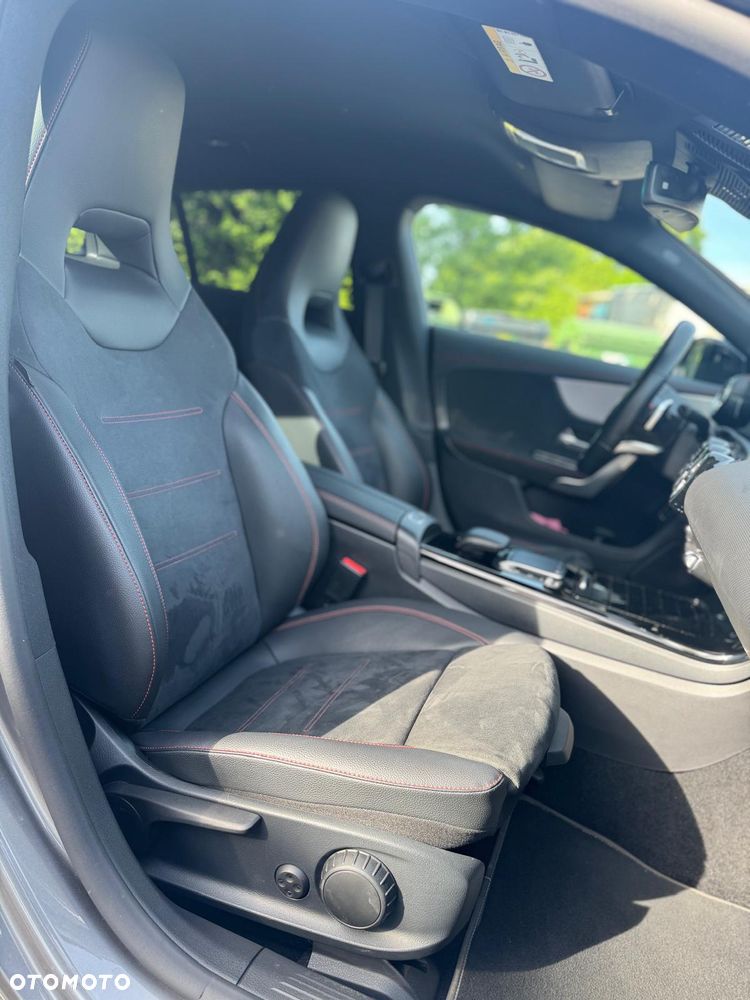 Mercedes-Benz CLA 180 AMG Line 7G-DCT - 13
