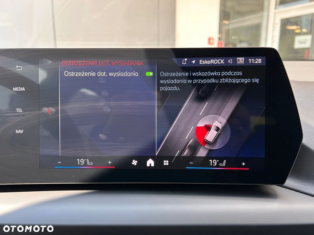 BMW Seria 1 120d mHEV - 35