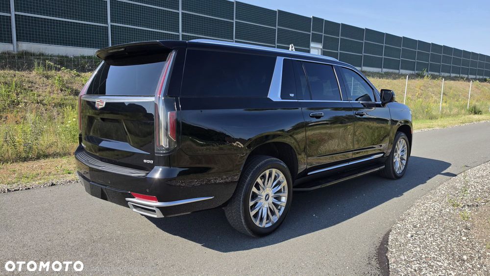 Cadillac Escalade - 3