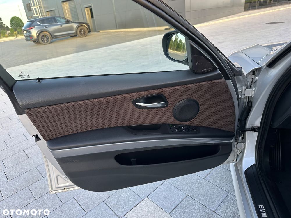 BMW Seria 3 318d DPF Edition Sport - 10