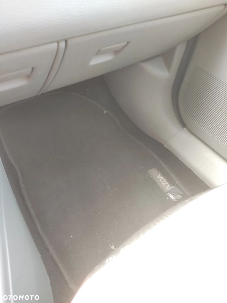 Mazda 2 - 15