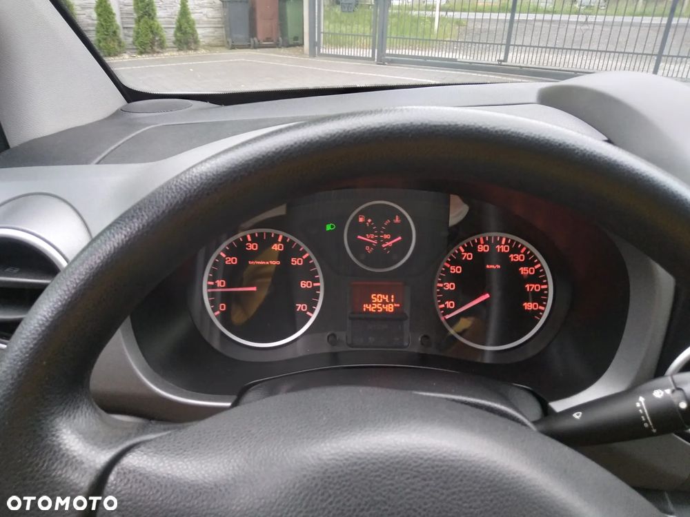 Peugeot Partner - 11