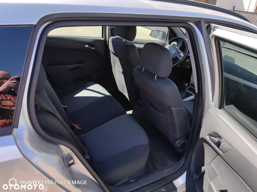 Opel Astra 1.9 CDTI - 4