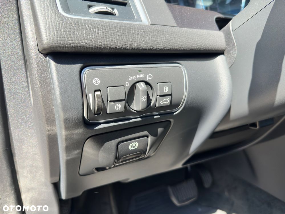 Volvo XC 60 D4 AWD Momentum - 14
