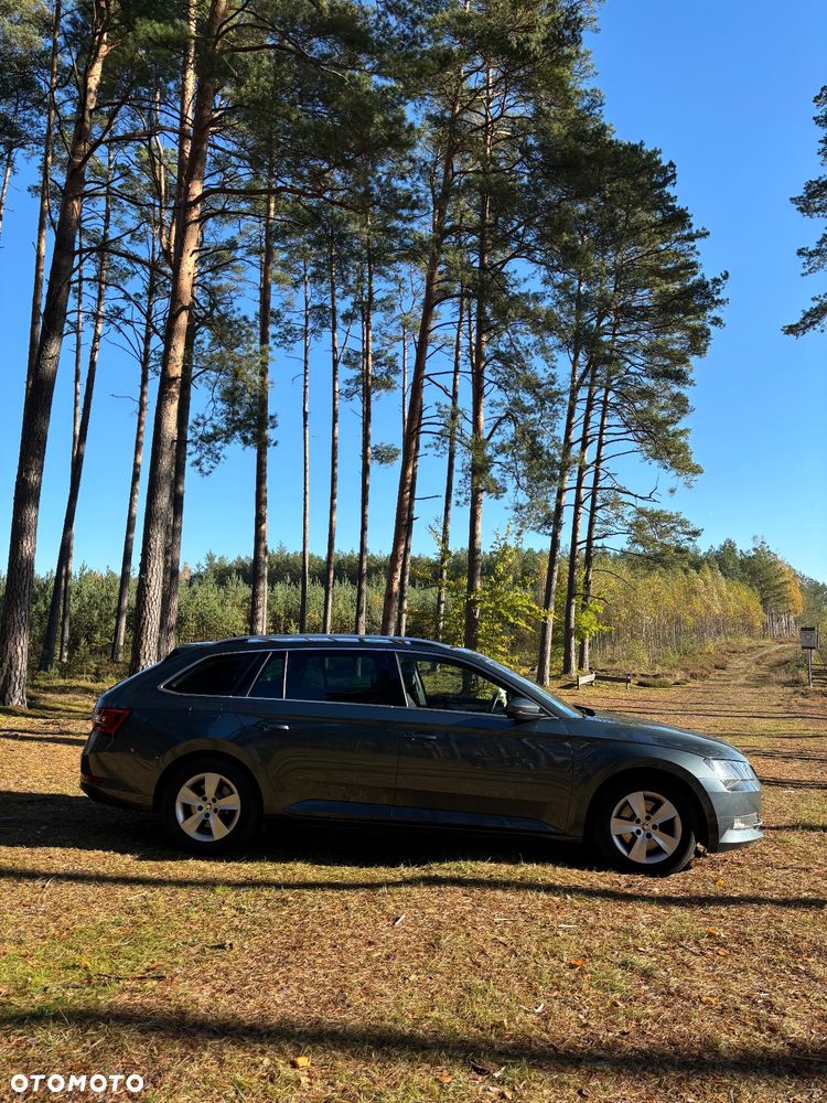 Skoda Superb 2.0 TDI Ambition DSG - 8