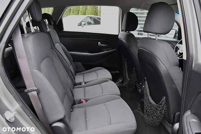 Kia Carens 1.6 GDI XL 7os - 19