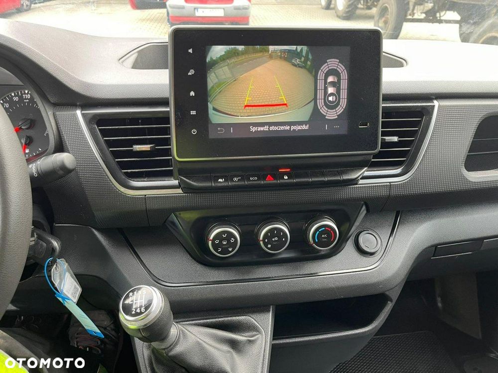 Renault Trafic - 13