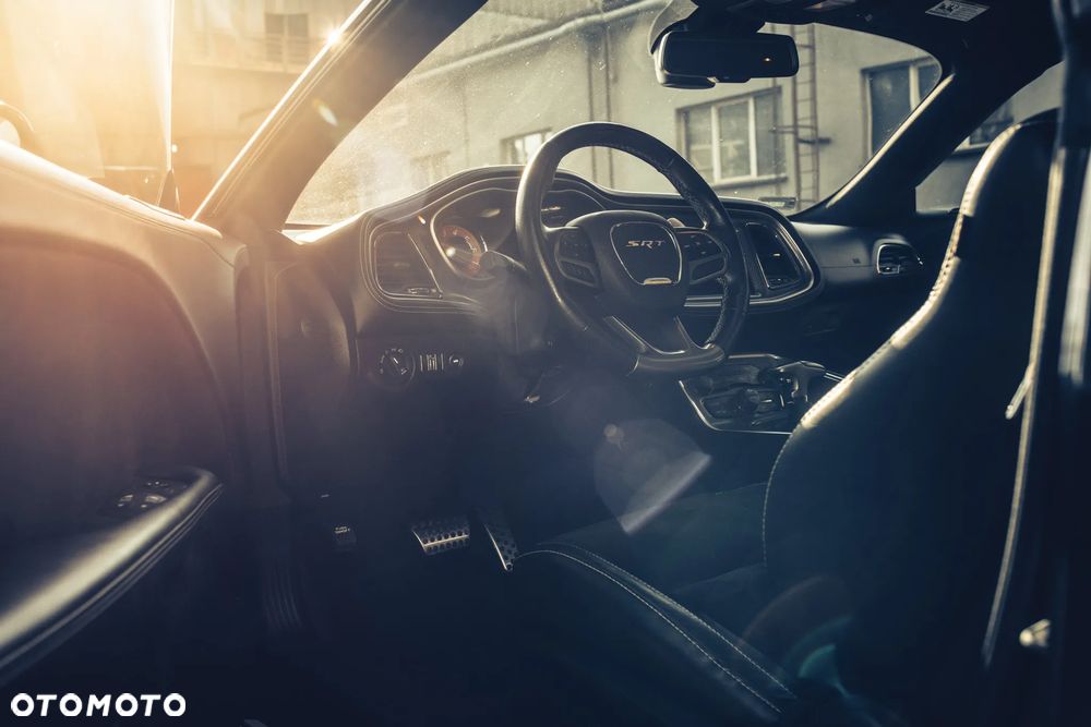 Dodge Challenger 6.2 Hellcat - 28