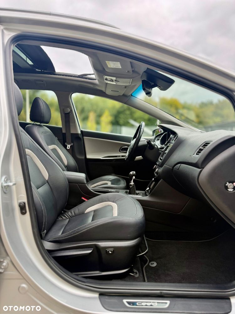 Kia Ceed 1.6 CRDi 128 Platinum Edition - 19