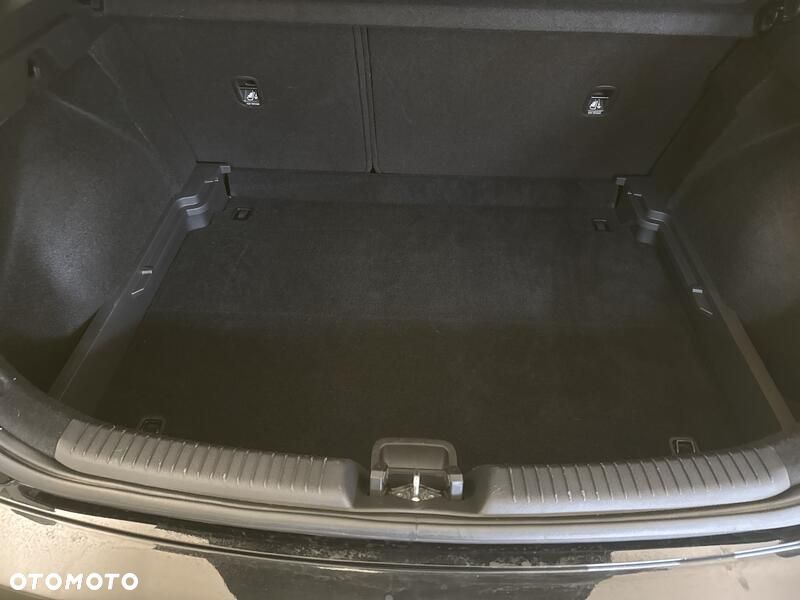 Hyundai i30 1.5 DPI Classic + - 23