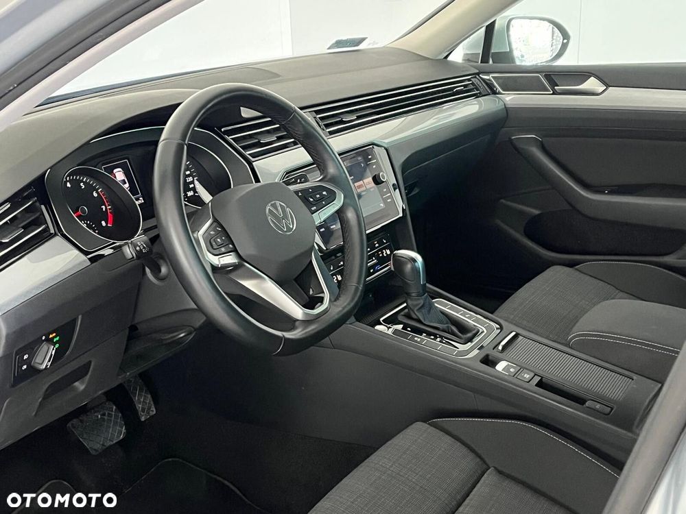 Volkswagen Passat - 14