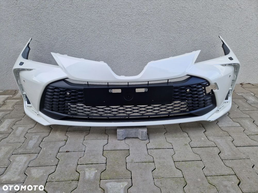 Zderzak Toyota Corolla XII E210 E21 sedan - 1