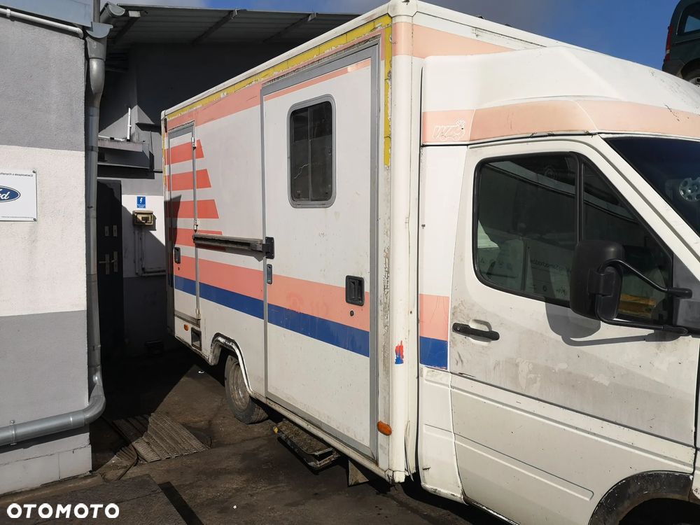 Zabudowa paka Kamper Sprinter W906