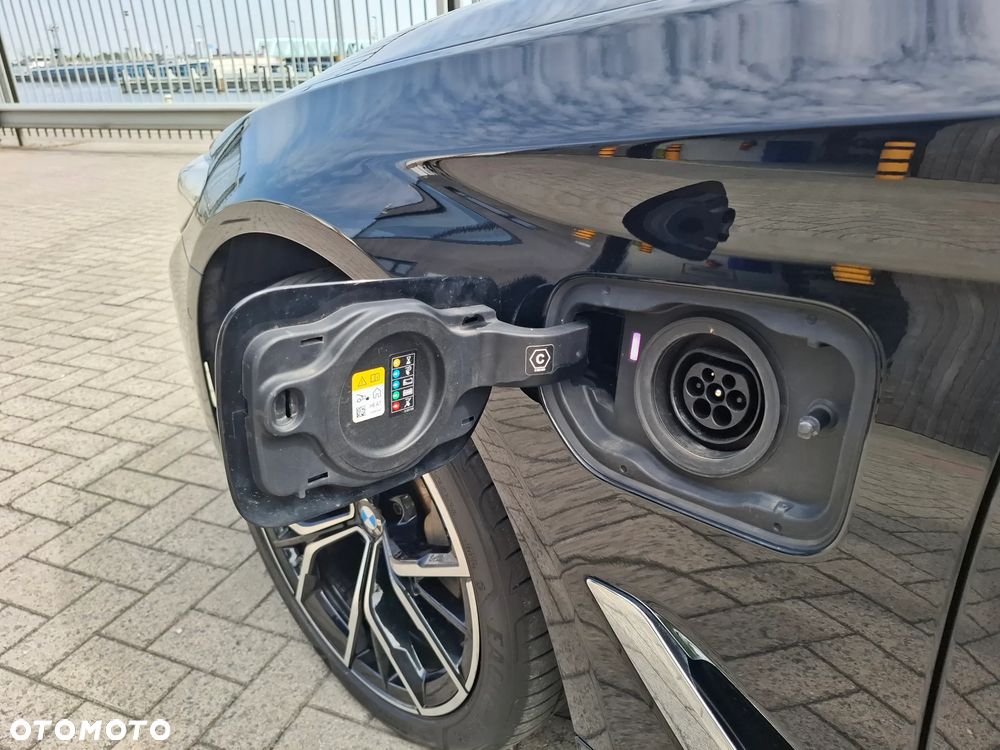 BMW Seria 5 530e Luxury Line sport - 9
