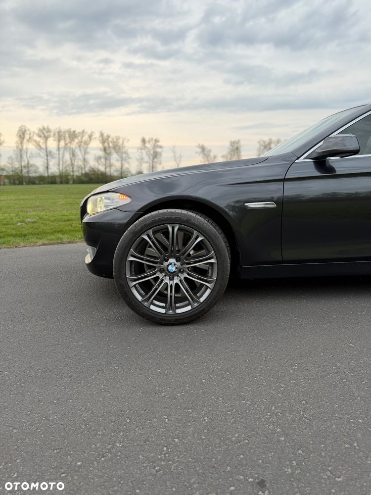 BMW Seria 5 525d - 15