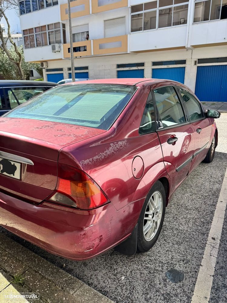 Ford Focus 1.6 Ghia - 1