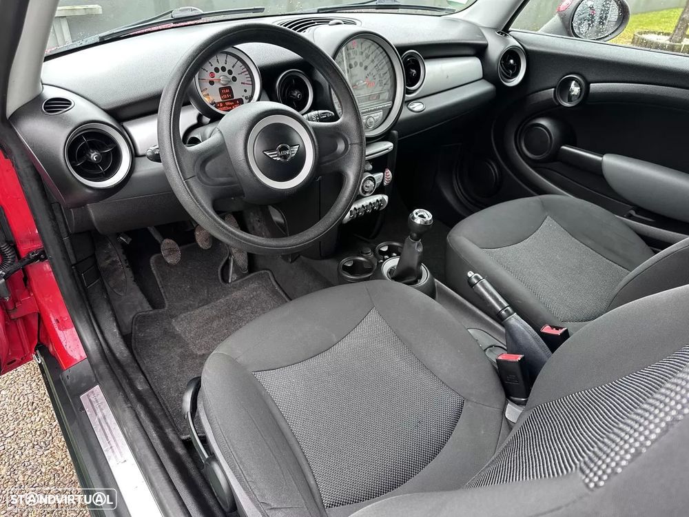 MINI 3 Portas One 1.4 - 23