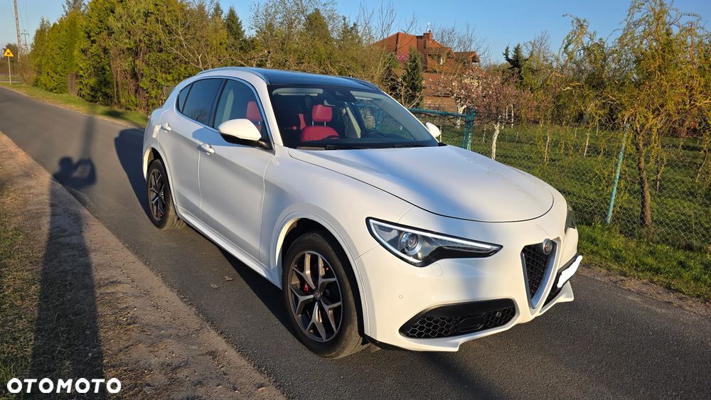 Alfa Romeo Stelvio 2.0 Turbo 16V AT8-Q4 Ti - 12
