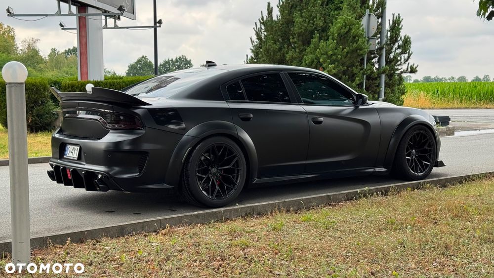 Dodge Charger 6.4 Scat Pack Widebody - 16