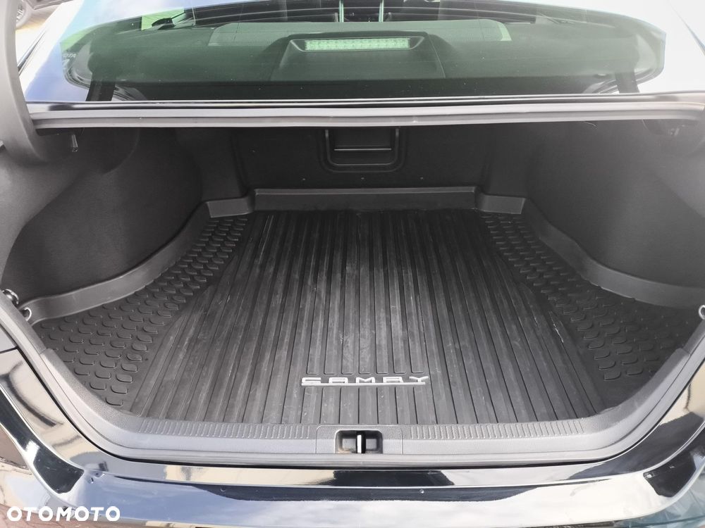 Toyota Camry 2.5 Hybrid Executive CVT - 10