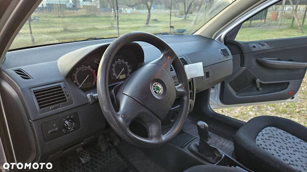 Skoda Fabia 1.4 16V Classic - 10