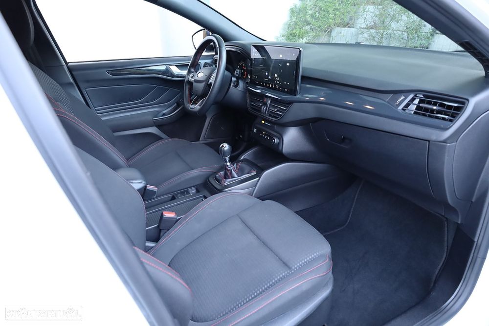 Ford Focus 1.0 EcoBoost MHEV ST-Line - 54