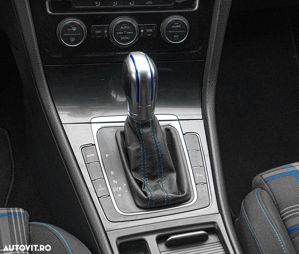 Volkswagen Golf 1.4 GTE Plug-In-Hybrid DSG - 20
